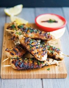 Thai Flavored Honey Glazed Chicken by The Iron You as part of the Friday Five - Grilling addition - Feed Your Soul Too Flavored Honey, Honey Glazed Chicken, Sriracha Mayo, Honey Glazed, Supper Ideas, Glazed Chicken, Chicken Skewers, 200 Calories, Asian Cooking