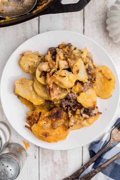 A plate full of hobo casserole. Hobo Casserole, Casserole Ideas, Beef Ideas, Cream Of Potato Soup, Bean Chili Recipe, Casserole Easy, French Fried Onions, Hot Dish, Laundry Tips