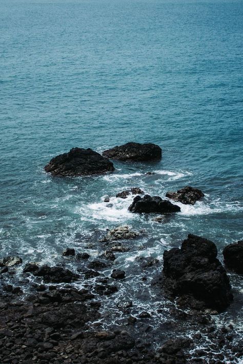 Rock Aesthetic, Black Ocean, Ocean Rocks, Water Waves, Blue Roses, Sea Waves, Black Sea, Stone Rocks, Scenery Wallpaper