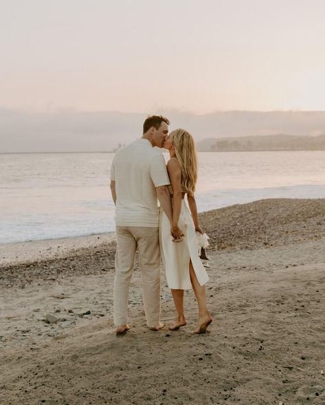 The couple's Orange county engagement session on the beach was so cute! They included their classic car in their beach engagement photos. Head over to the blog post to view the full gallery! Engagement Photo Shoot Beach, Classic Engagement Photos, Engagement Pictures Beach, Couples Beach Photography, Engagement Shoot Outfit, Beach Photo Session, Engagement Picture Outfits, Beach Engagement Photoshoot, Cute Engagement Photos