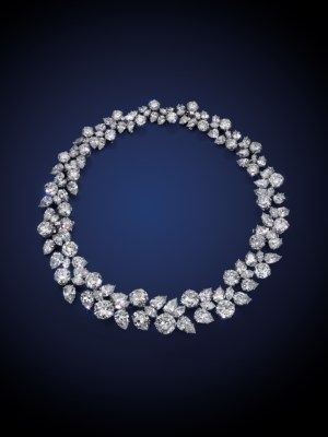 AN EXQUISITE DIAMOND CLUSTER WREATH NECKLACE, BY HARRY WINSTON Price realised USD 1,812,500 Estimate USD 1,500,000 - USD 2,500,000 Harry Winston Necklace, Vintage Diamond Necklace, Harry Winston Jewelry, Harry Winston Diamond, Wreath Necklace, Diamond Necklace Designs, Diamond Necklace Set, Harry Winston, Expensive Jewelry