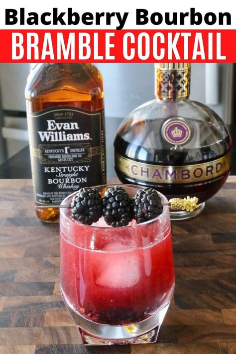 How to make a Blackberry Bramble. Our refreshing cocktail recipe is a summer drink shaken with bourbon whiskey, Chambord and lemon juice. Chambord Recipes, Chambord Cocktails, Fruity Summer Drinks, Whiskey Cocktails Easy, Blackberry Whiskey, Blackberry Bourbon, Blackberry Cocktail, Bramble Cocktail, Blackberry Bramble