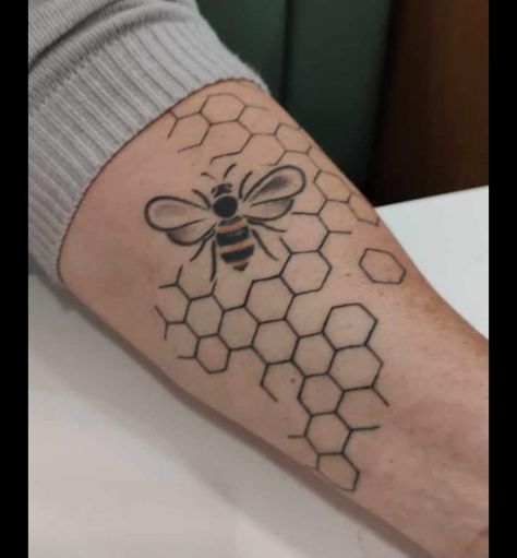 Bee And Honeycomb Tattoo, Bees And Honeycomb, Hexagon Tattoo, Honeycomb Tattoo, Tattoo Van, Bumble Bee Tattoo, Cool Chest Tattoos, Chest Tattoos For Women, Getting A Tattoo