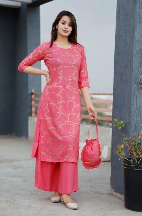 Kurtis With Palazzo Pants - 27 Ways to Wear Palazzo & Kurtis Kurta And Plazo, Indian Kurti Designs, Churidar Designs, Designer Bridal Lehenga, Kurti Patterns, Designer Kurti Patterns, Simple Kurti Designs, Long Kurti Designs, Cotton Kurti Designs