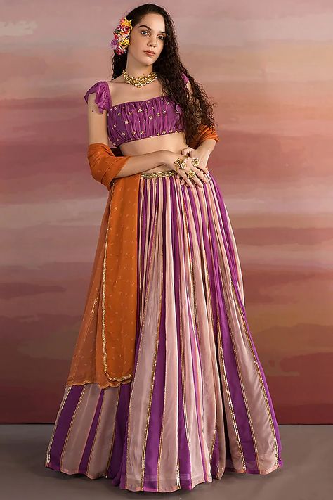 Colourful Indian Outfits, Purple Combination Outfits, Lehenga With Price, Lengha Blouse, Garba Outfit, Chic Prom Dresses, Navratri Dress, Outfits Indian, Lehenga Designs Simple