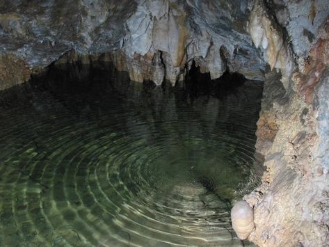 Water drop ripples in clear water pool in Middle Cave Water Cave Aesthetic, Green Water Aesthetic, Cave With Water, Cave Water, Cave Aesthetic, Water Cave, Therme Vals, Water Planet, Monster Romance