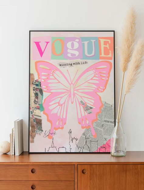 Vogue Wall Art, Vogue Wall, Wall Art Butterfly, Retro Butterfly, Hello Kitty Videos, Retro Painting, Small Room Decor, Art Butterfly, Cool Art Projects