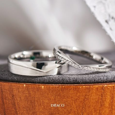 At Draco, we understand that your wedding bands are more than mere rings; they are the embodiment of your hopes and dreams. We are proud to introduce our wishbone-shaped wedding bands, meticulously crafted in 18K White Gold. Platinum Wedding Rings His And Hers, Marriage Rings Couple Unique, Wedding Rings Sets His And Hers, Couple Bands, Couple Ring Design, Couples Wedding Bands, Marriage Ring, Cute Engagement Rings, Viking Ring