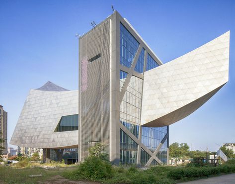 Zhang Zhidong and Modern Industrial Museum | Studio Libeskind #China #DanielLibeskind #Libeskind #Museum #StudioDanielLibeskind #StudioLibeskind #Wuhan Daniel Libeskind Architecture, Libeskind Architecture, Industrial Museum, Metal Shop Building, Steel Industry, Daniel Libeskind, Rem Koolhaas, Shop Buildings, Industrial Architecture