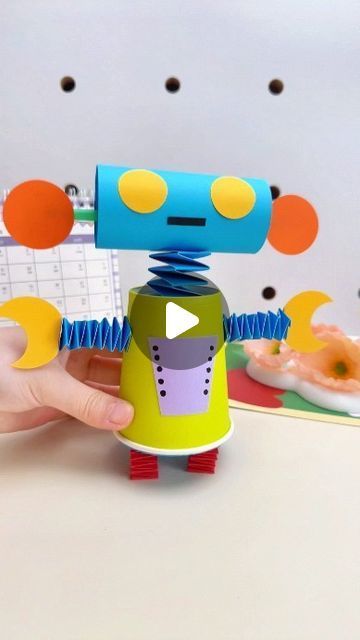 Toy From Recycled Materials, Paper Robot Craft, Robot Project Ideas, Craft Ideas For Teens, Homemade Robot, Paper Robot, Batman Coloring, Cardboard Robot, Robot Project