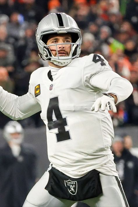 Derek Carr Raiders, Derek Carr, Raiders Football, Raider Nation, American Football Players, Oakland Raiders, Football Player, American Football, Football Players