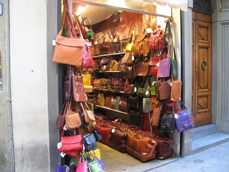 Top Places to Buy Italian Leather in Florence: Where to go in Florence for Italian Leather September Holiday, Italian Streetwear, Italian Souvenirs, Traveling Italy, Cinque Terra, Italy 2023, Italy Florence, Italian Leather Handbags, Leather Store