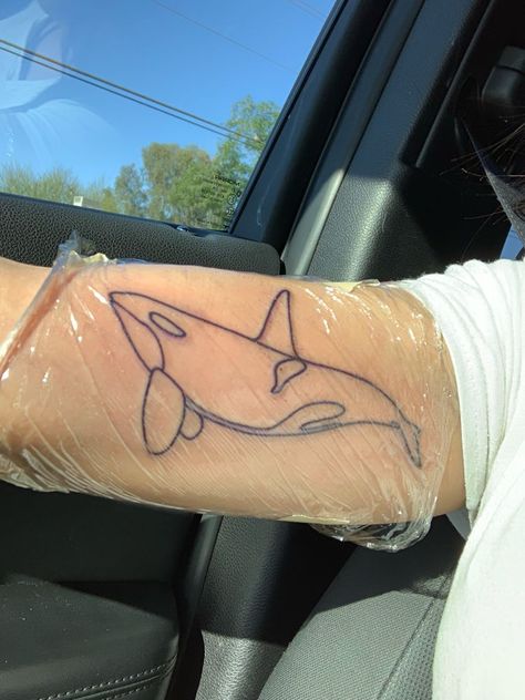 Orca Tattoo Back, Orca Arm Tattoo, Tiny Orca Tattoo, Orca Whales Tattoo, Orca Outline Tattoo, Orca Tatoos, Geometric Orca Tattoo, Small Orca Tattoo, Killer Whale Aesthetic