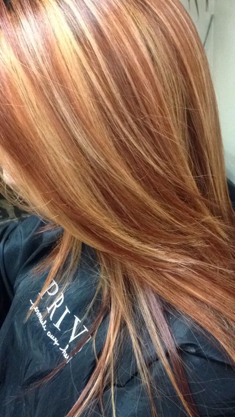 Copper red hair color with golden blonde highlights Highlights Golden, Red Hair With Blonde Highlights, Red Copper Hair Color, Copper Red Hair, Red Blonde, Red Blonde Hair, Red Balayage, Strawberry Blonde Hair Color, Red To Blonde