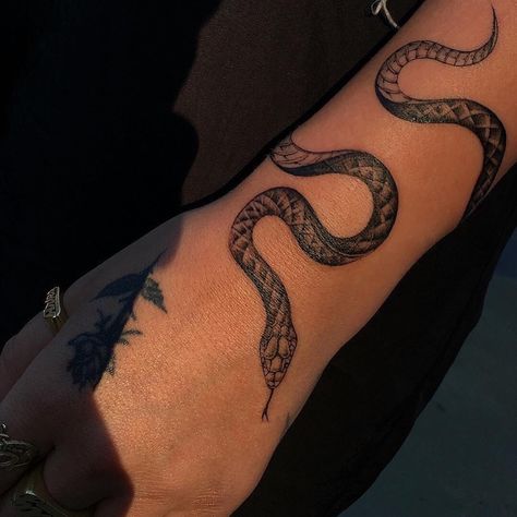 Jake Instagram, Sick Tattoo, Small Tattoos For Guys, Wolf Tattoos, Dream Tattoos, Snake Tattoo, Unique Sticker, You Want Me, S Tattoo