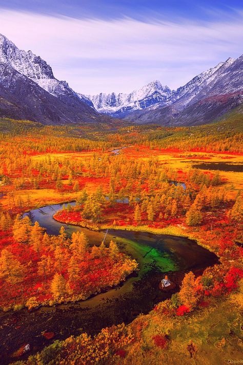 Russia, Kolyma. Russia alsove the most beautiful autumn colors in the world. Clean, turquoise rivers, fish-filled lakes and high snow mountains. Photography Project by Daniel Kordan. //travel //travelaesthetic //travelphotography //travelwallpaper //travelessential #Russia #bucketlist #dream #naturephotography Russia Landscape, Leaves Changing Color, Snow Mountains, Beautiful Scenery Photography, Breathtaking Photography, Mountains Photography, Relaxation Meditation, Exotic Places, Beautiful Places On Earth