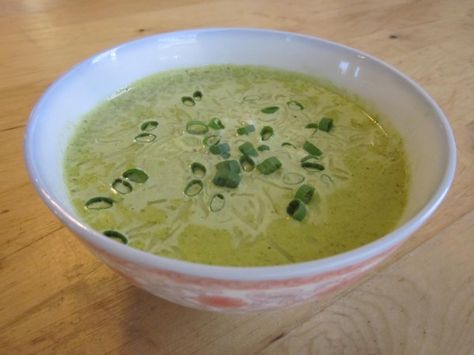 Cream of Purslane Soup. Weed soup = comfort food. I love this stuff! Purslane Soup, Purslane Benefits, Purslane Recipe, Soup Comfort, Cream Of Tomato, Cooking Soup, Individual Servings, Cabbage Soup, Garden Recipes