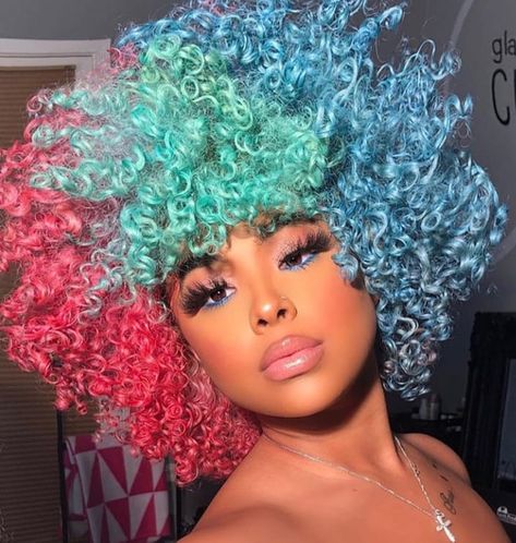 💚�💙 Rainbow Fro! 🌈 Black Tweets, Dyed Curly Hair, Colored Curly Hair, Model Makeup, Dyed Natural Hair, Hair Wax, Festival Hair, Hair Dye Colors, Hair Painting