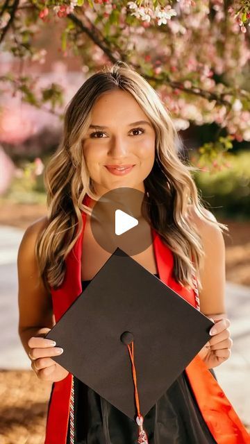 Leah Clancy | Senior Photographer on Instagram: "ITS GRAD SEASON! Use these poses for your upcoming shoot 📸   👩🏻‍🎓 Grad posing is FUN! You get champagne 🍾 and confetti 🎊 what’s better? I had a blast photographing this babe for her college graduation in Washington and I’m IN LOVE 🥰 with how they turned out! What do you guys think - grad photos: a blast 💥 or a blast? Lol" Graduation Poses Photo Shoots, Graduation Photo Shoot Ideas, Fun Graduation Pictures, Poses For Graduation Photos, Graduation Shoot Ideas, Graduation Photoshoot Ideas, Graduation Pose, Graduation Photo Props, College Graduation Pictures Poses