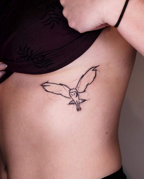 Simple Owl Tattoo, Labyrinth Tattoo, Athena Tattoo, Owl Tattoo Drawings, Simple Tattoos For Women, Simple Tattoos For Guys, Petit Tattoo, Bird Tattoo, Owl Tattoo