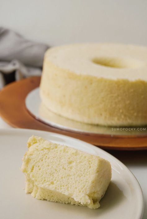 Coconut Chiffon Cake Recipe, Coconut Sponge Cake Recipe, Coconut Chiffon Cake, Coconut Milk Desserts, Coconut Milk Recipes Dessert, Cake With Coconut Milk, Coconut Milk Cake, Coconut Sponge Cake, Asian Baking