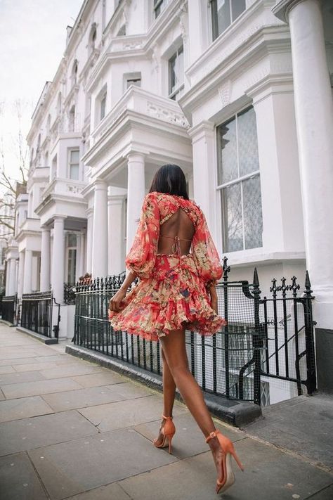 Walking Down The Street, Street Style Blog, Best Summer Dresses, Moda Chic, Bohol, Looks Street Style, Mode Inspiration, Mode Outfits, Moda Casual