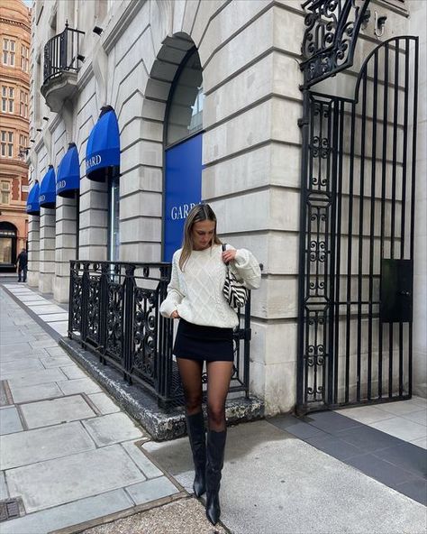 Emma Blaz 🤍 on Instagram: "Weather switched up real quick" Europe Outfits, London Outfit, Wardrobe Tips, Outfits Chic, Paris Outfits, Real Quick, Mode Chic, Stil Inspiration, Nice Style