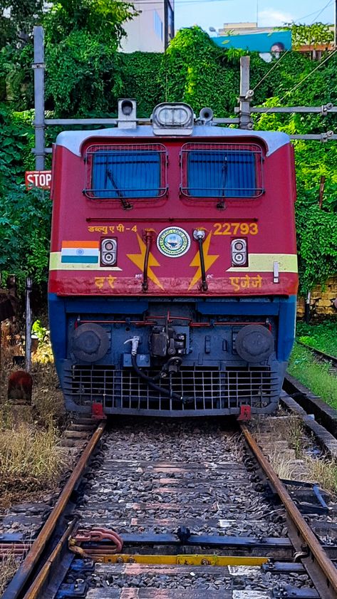 Train Images Indian, Indian Railways Photography, Indian Locomotive, Train Indian, Loco Pilot, Indian Railway Train, Bakgerand Photo, Indian Train, India Railway