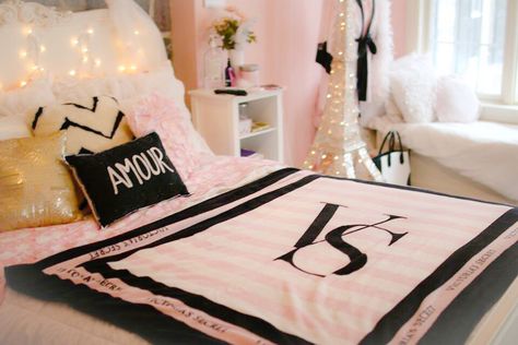 Parisian / Victoria's Secret bedroom decor Victoria Secret Bedroom, Girly Bedding, Girls Dream Bedroom, Secret Bedroom, Girly Room Decor, Girly Room, Pretty Room, Victoria Secrets