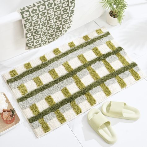 PRICES MAY VARY. 𝗡𝗮𝘁𝘂𝗿𝗲'𝘀 𝘁𝗼𝘂𝗰𝗵 𝗶𝗻 𝘆𝗼𝘂𝗿 𝗵𝗼𝗺𝗲! Bring the countryside indoors with our cozy green checkered bath mat, featuring a harmonious blend of three shades of green that bring the tranquility of nature into your home. Perfect for creating that charming cottagecore or boho vibe! 𝟯𝗗 𝗛𝗶𝗴𝗵 𝗮𝗻𝗱 𝗟𝗼𝘄 𝗣𝗶𝗹𝗲: Enjoy enhanced comfort and visual depth with our innovative 3D high and low pile design. The gradient green tones—from the muted Meranti green to vibrant ye Green Boho Bathroom, Green Bathroom Mat, Sage Green Bathroom Decor, Rental Bathroom Decor, Apartment Door Mat, Bathmat Ideas Bathroom, Funky Bathroom Decor, Checkered Bathroom, Earthy Homes