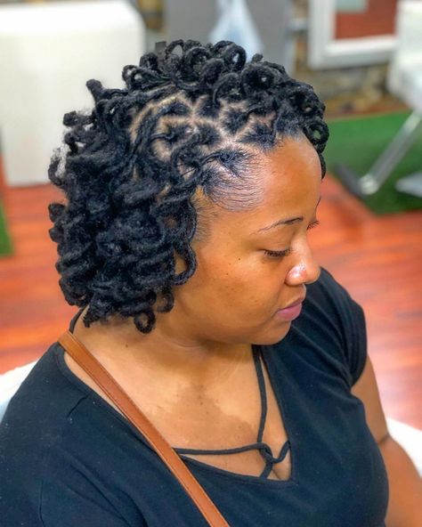 Short Loc Curls Styles, Loc Curly Styles, Locs Hairstyles With Curls, Curled Short Locs, Short Locs Curls Styles, Short Loc Curls, Short Curly Locs Hairstyles, Short Locs With Curls, Curl Loc Styles