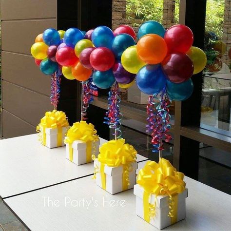 Kids Party Centerpieces, Balloon Table Centerpieces, Deco Ballon, Party Table Centerpieces, Birthday Party Centerpieces, Balloon Arrangements, Balloons Party, Birthday Centerpieces, Birthday Party Tables