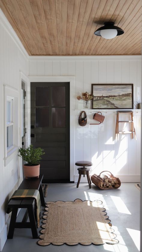 Beadboard Office, Cottage Home Design, Royal Building, First Home Ideas, Beadboard Ceiling, Mudroom Ideas, Retirement House, Diy Drawers, Entry Ways