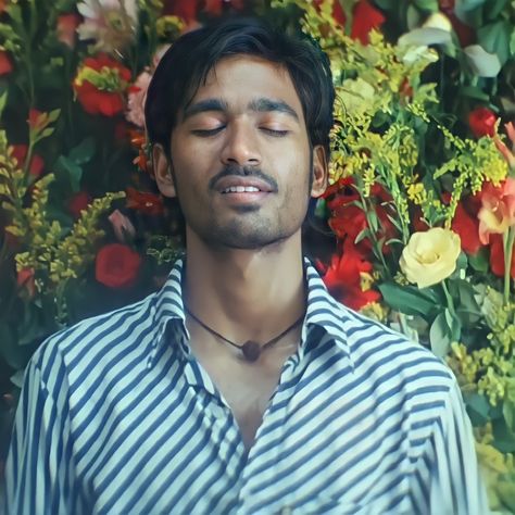 Dhanush Aesthetic, Dhanush Mass Images, Yummy Brownies, Brown Things, Bunny Cartoon, Mr D, Indian Actors, Movie Pic, Cute Bunny Cartoon