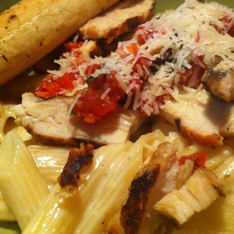 Copycat Restaurant Recipes Applebees, Three Cheese Chicken Penne, Applebees Recipes, Penne Pasta Recipe, Baked Penne Pasta, Chicken Penne Pasta, Penne Pasta Recipes, Chicken Penne, Pasta Penne