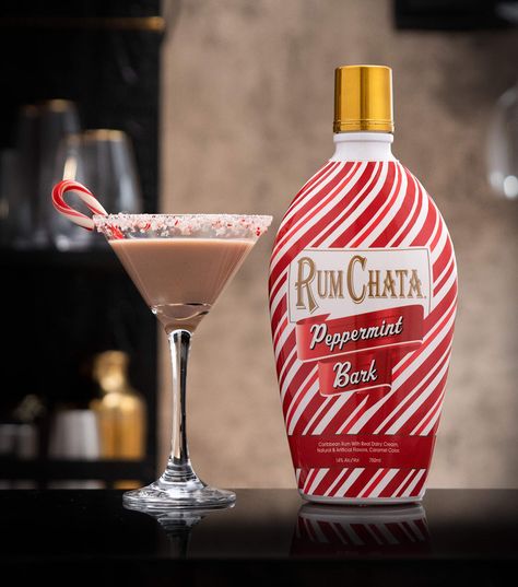 RumChata Releases 2020 Holiday Set Featuring Peppermint Bark Liqueur - Chilled Magazine Peppermint Rumchata Martini, Rumchata Peppermint Bark Drinks, Peppermint Bark Rumchata Recipes, Peppermint Rumchata Recipes, Rumchata Cocktails, Rumchata Drinks, Rumchata Recipes, Holiday Martinis, Rum Chata