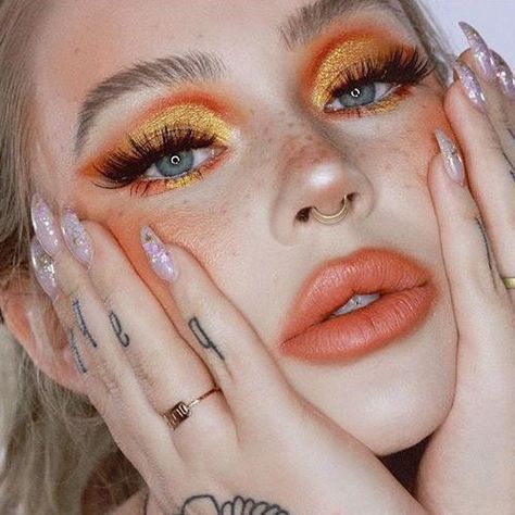 Make Up Kits, Wedding Eyes, Yellow Makeup, Orange Makeup, Smink Inspiration, Makeup Hacks, Makeup Obsession, Highlighter Makeup, Makeup Pictures