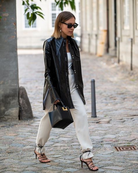 15 Leather Shirts We Love With Autumn Winter Leather Shirt Outfit, Leather Shirts, Minimal Stil, White Feed, Jeans Trend, Looks Street Style, Lifestyle Products, Leather Shirt, Leather Outfit