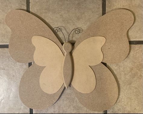 Cardboard Butterfly, Spoons Diy, Butterfly Project, Wood Butterfly, Easy Diy Room Decor, Fabric Crafts Diy, Cd Crafts, Creative Diy Gifts, Bead Embroidery Tutorial