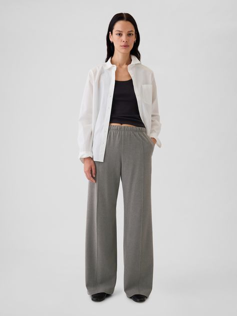 Soft stretch pull-on pants.  Elasticized waist.  Front slant pockets, back welt pockets.  Seam at front and back.  Fit: Classic.  An easy silhouette that fits close  at the waist, and is relaxed through the hips and thigh.  Mid rise.  Models wearing Gap Easy Silhouette, Borg Jacket, Toddler Jeans, Chunky Knitwear, Formal Shirts For Men, Newborn Dresses, Black Wrap Dress, Sweaters And Jeans, Set Outfit