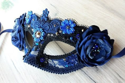 Blue Masquerade Masks, Red Mask Masquerade, Blue Masquerade Mask, Masquerade Mask Diy, Gold Masquerade Mask, Masquerade Outfit, Navy Blue Decor, The Mask Costume, Masquerade Ball Mask