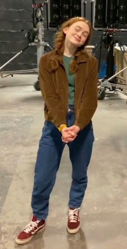 Max Mayfield Clothes Aesthetic, Max Mayfield Inspired Outfit, Max Mayfield Style, Max Mayfield Outfit Inspiration, Max Stranger Things Costume, Max Mayfield Costume, Max Stranger Things Outfit, Sadie Sink Outfits, Max Mayfield Outfit