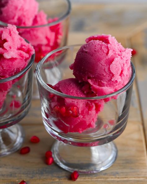 Pomegranate Sorbet Pomegranate Sorbet Recipe, Cranberry Sorbet, Sorbet Dessert, Pom Juice, Pretty Presentation, Granitas, Christmas Cranberry, Sorbet Recipe, Sorbet Recipes