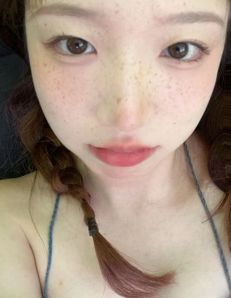 Asian Freckles, Blonde Hair Korean, Blonde With Freckles, Cute Freckles, Women With Freckles, Freckles Makeup, Blonde Asian, Girl With Green Eyes, Faux Freckles