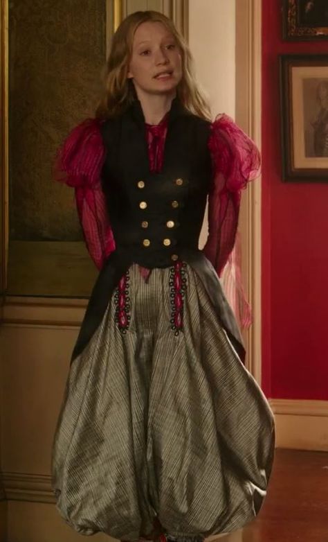 Alice through the Looking Glass: Alice Vampire Ocs, Alice In Wonderland Outfit, Moda Medieval, Colleen Atwood, Film Costumes, Alice Cosplay, Alice Costume, Alice In Wonderland Aesthetic, Mia Wasikowska