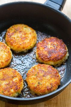 Cheesy mashed potato pancakes recipe - best way to use up leftover mashed potatoes! Mashed Potato Pancakes are crispy outside and loaded with melty cheese! | natashaskitchen.com Leftover Potatoes Recipes, بطاطس مهروسة, Potato Pancakes Recipe, Mashed Potato Pancakes, Potato Cakes Recipe, Mashed Potato Cakes, Potatoe Pancake Recipe, Leftover Potatoes, Potato Patties