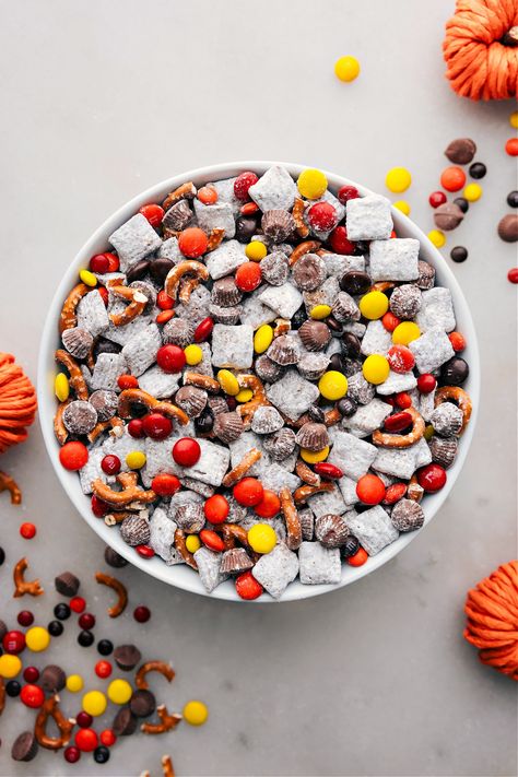 Fall Muddy Buddies - Chelsea's Messy Apron Muddies Buddies Recipe, Halloween Muddie Buddies, Nutella Muddy Buddies, Fall Muddy Buddies, Fall Muddy Buddies Recipe, Savory Snack Mixes For A Crowd, Monster Mix Snack, Party Snack Mix Recipes, Halloween Muddy Buddy Recipe