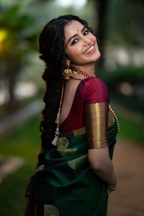 Yt Studio, Saree Inspiration, Traditional Photography, Cutwork Blouse, Actress Hairstyles, Anupama Parameswaran, Saree Poses, Indian Look, Cloth Design