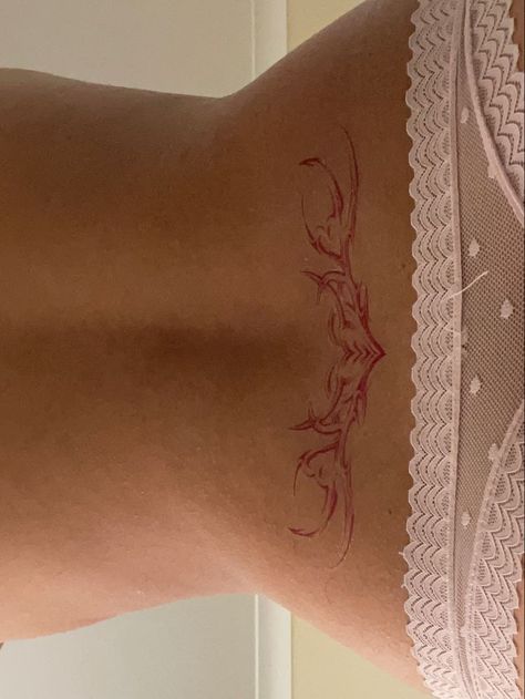 Tramp Stamp And Spine Tattoos, Modern Tramp Stamp, V Line Tattoo, Sinister Tattoos, Brust Tattoo Frau, Ignorant Tattoo, Tramp Stamps, Tramp Stamp Tattoos, Waist Tattoos