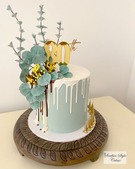 Eucalyptus cake Eucalyptus Cake, Fondant Flowers, Flamingo Party, Novelty Cakes, Leaf Decor, Eucalyptus Leaves, Gum Paste, Flower Cake, Fondant